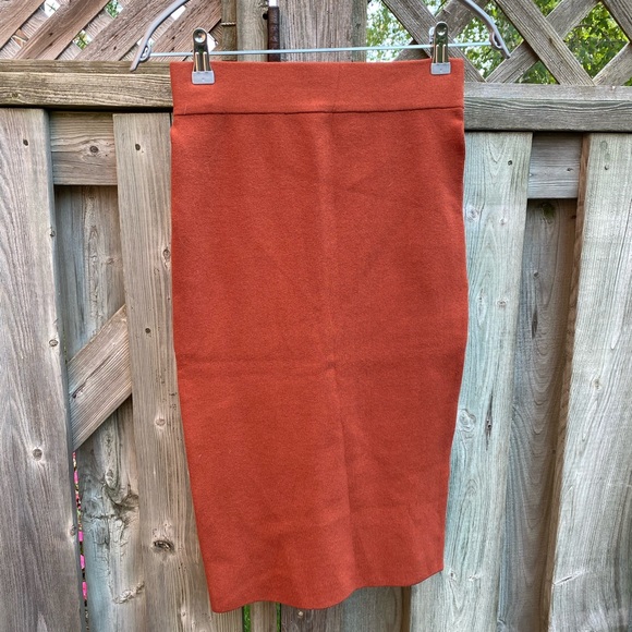 ✨SALE ✨ NWT Pencil Tube Skirt - Picture 1 of 3